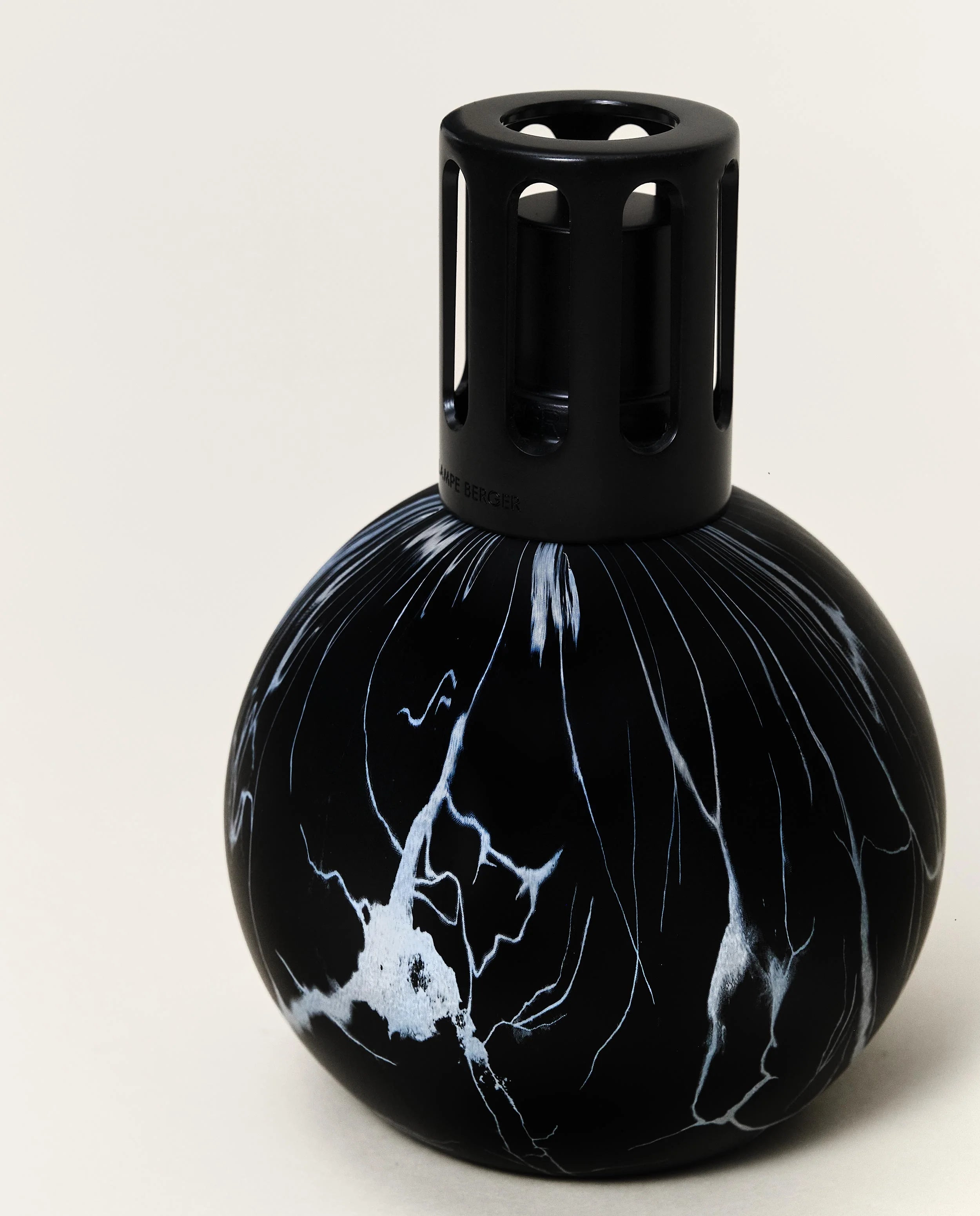 Boule Fragrance Lamp—Marble Black