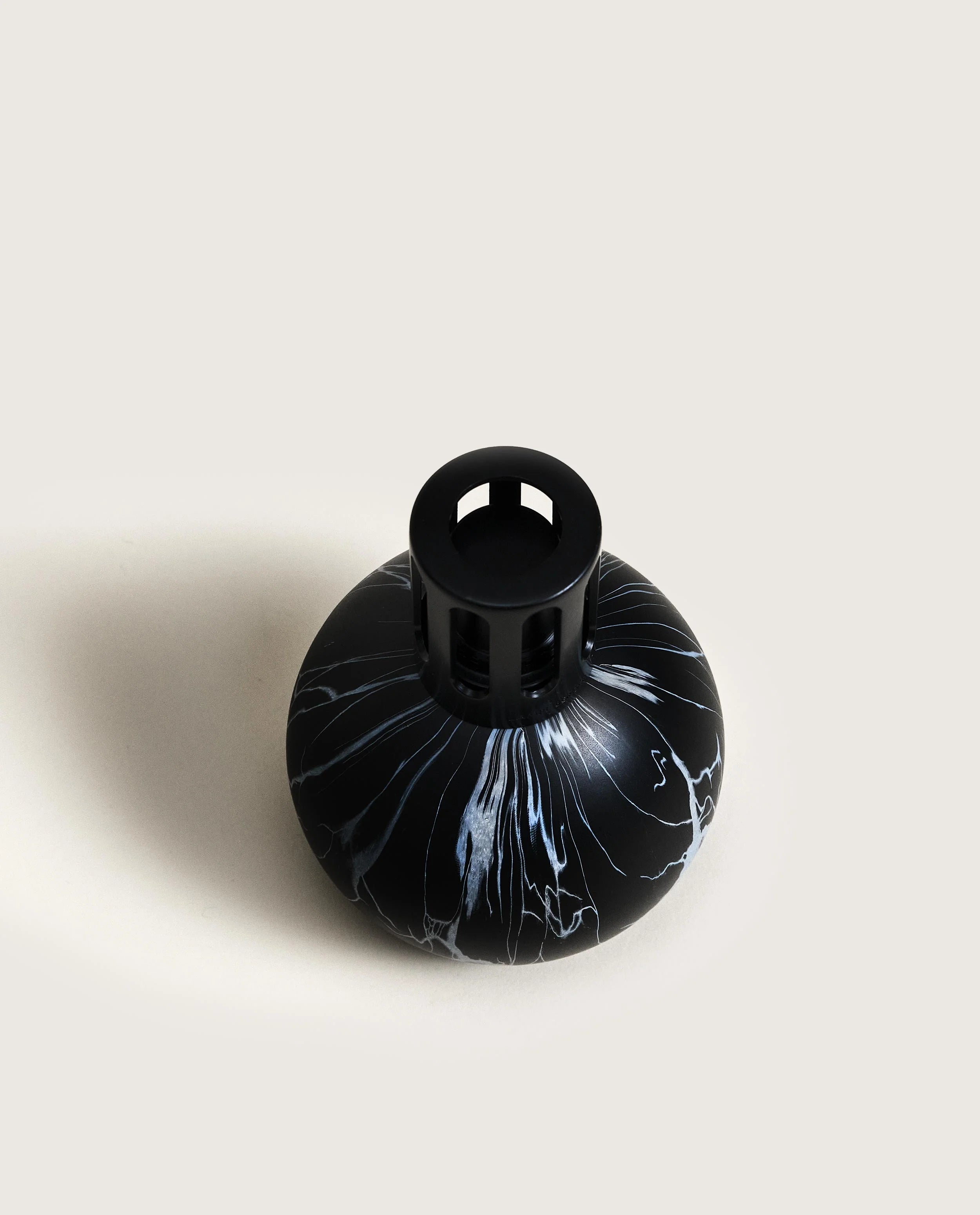 Boule Fragrance Lamp—Marble Black