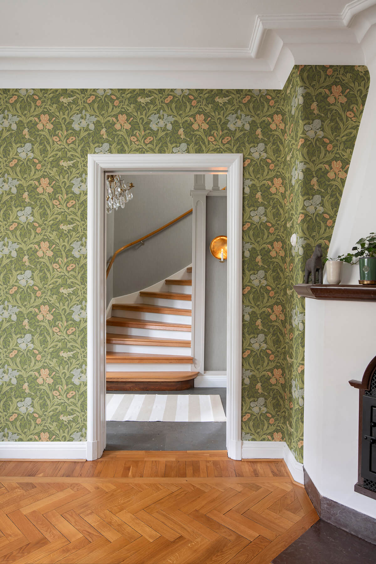 Iris Green Wild Gardens Wallpaper 82050/4171-82050