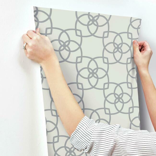 Serendipity Wallpaper- Lt Grey/Silver Y6200205