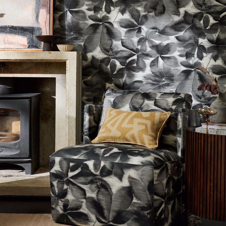 Harlequin chevron right Grounded BlackEarth/Parchment Wallpaper HC4W113005