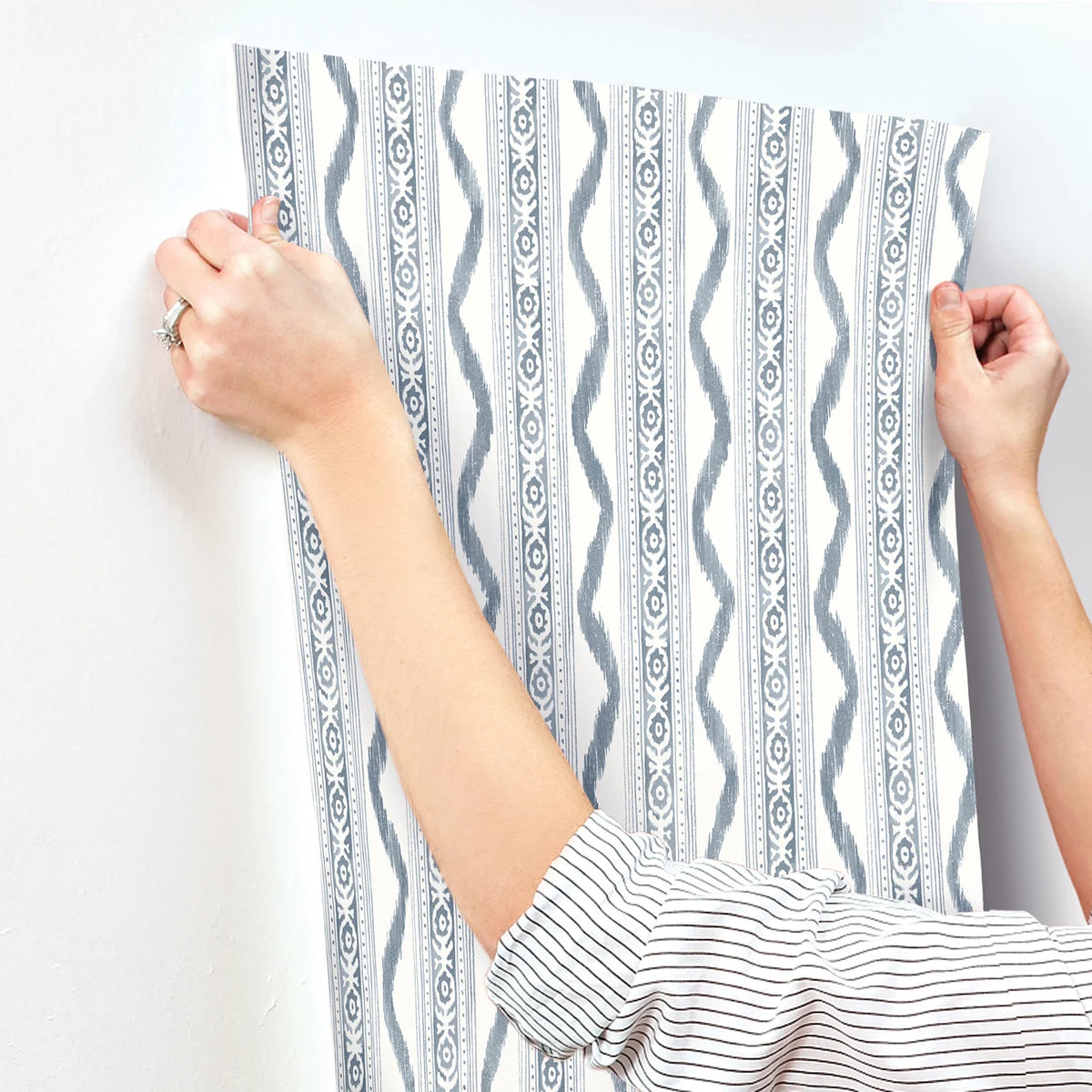 Rhys Ikat Stripe Wallpaper AST4349