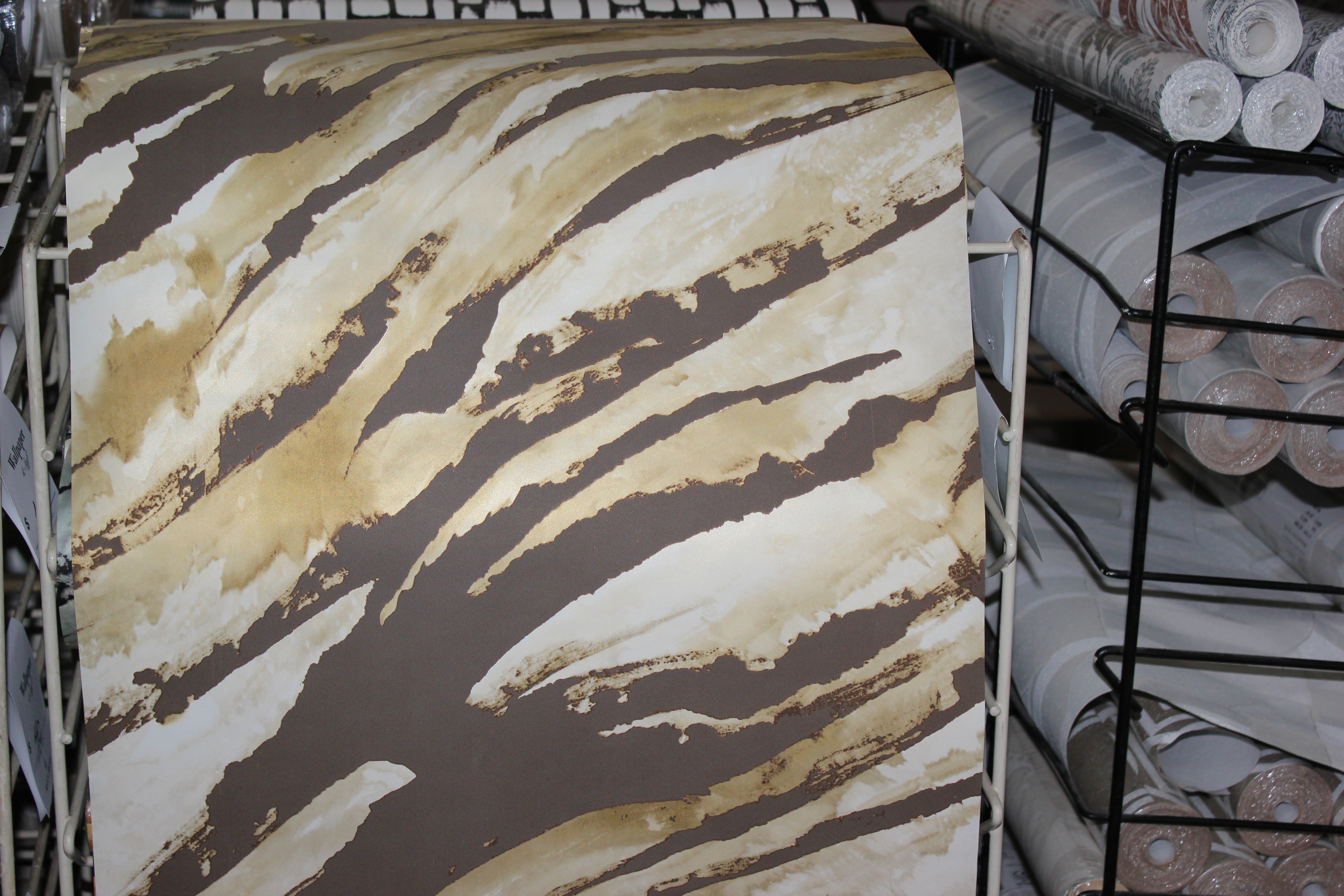 Brown Modern Tiger Stripe Wallpaper LW41007