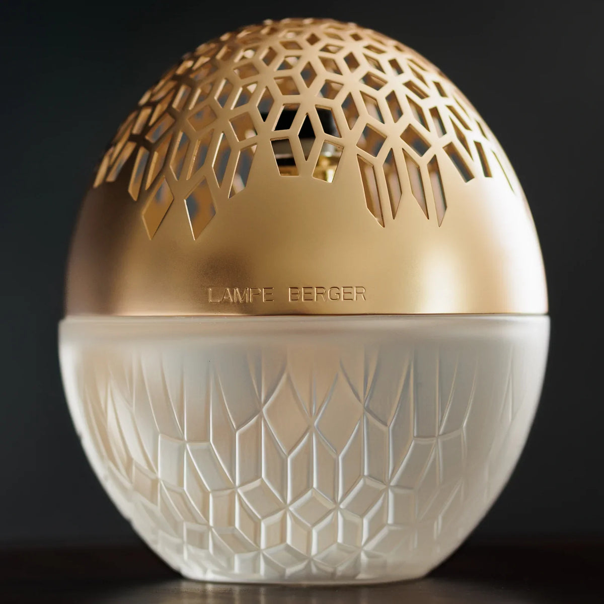 Luka Fragrance Lamp—Frosted/Gold 004867