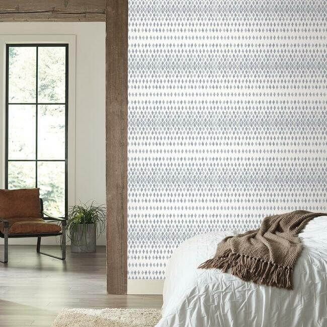 Diamond Ombre Wallpaper- Navy/White FH4042