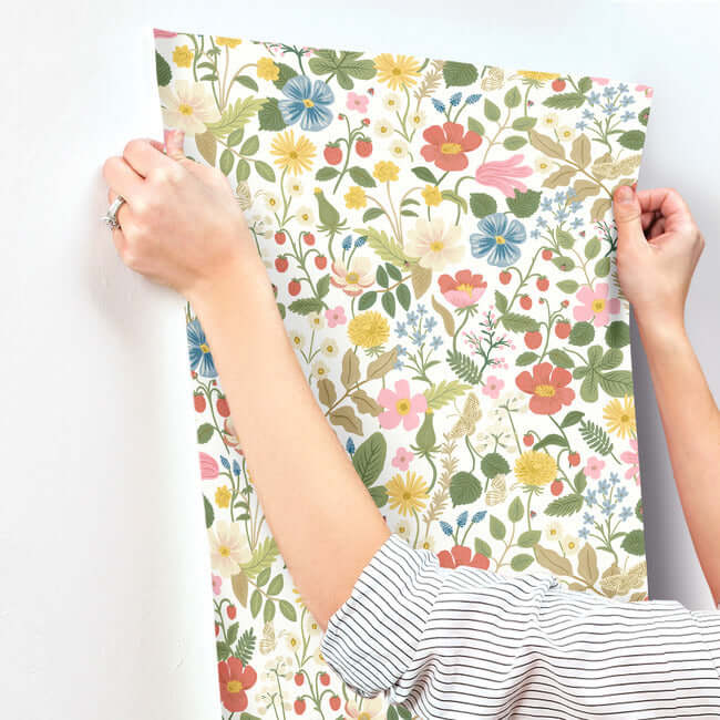 Rifle Paper Co Strawberry Fields Wallpaper- White RP7354