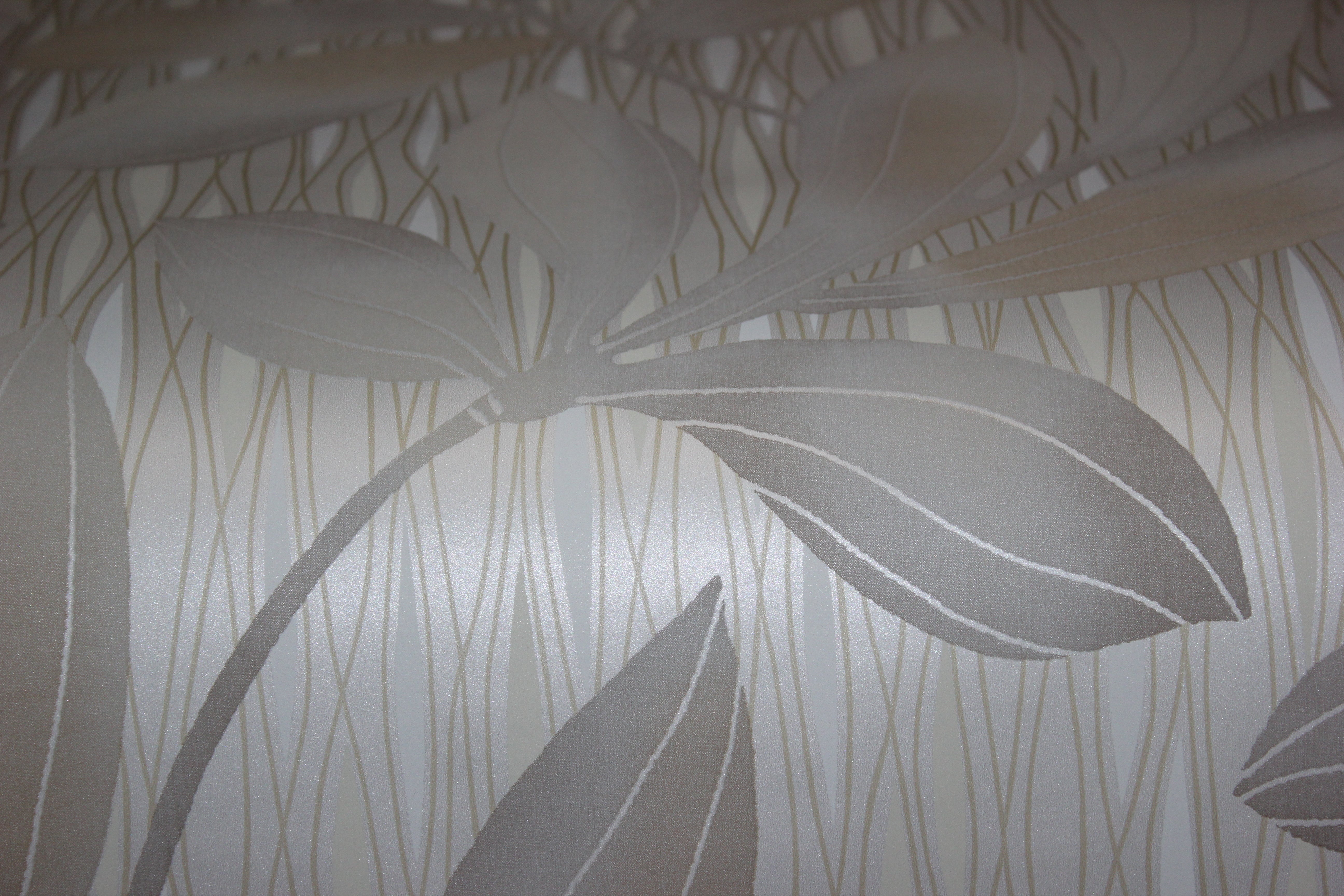 Chestnut Leaves Metallic Wallpaper FS40207