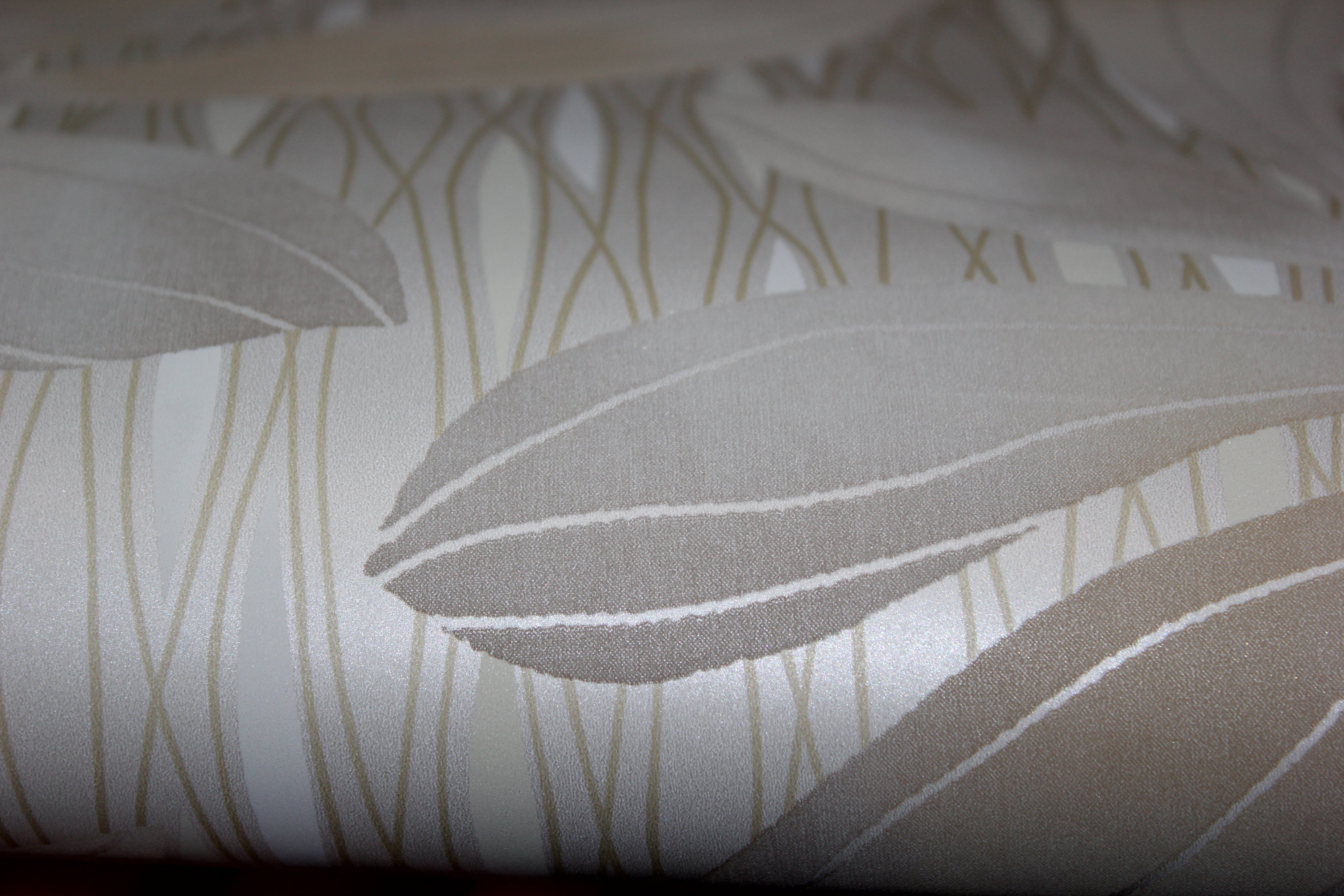 Chestnut Leaves Metallic Wallpaper FS40207