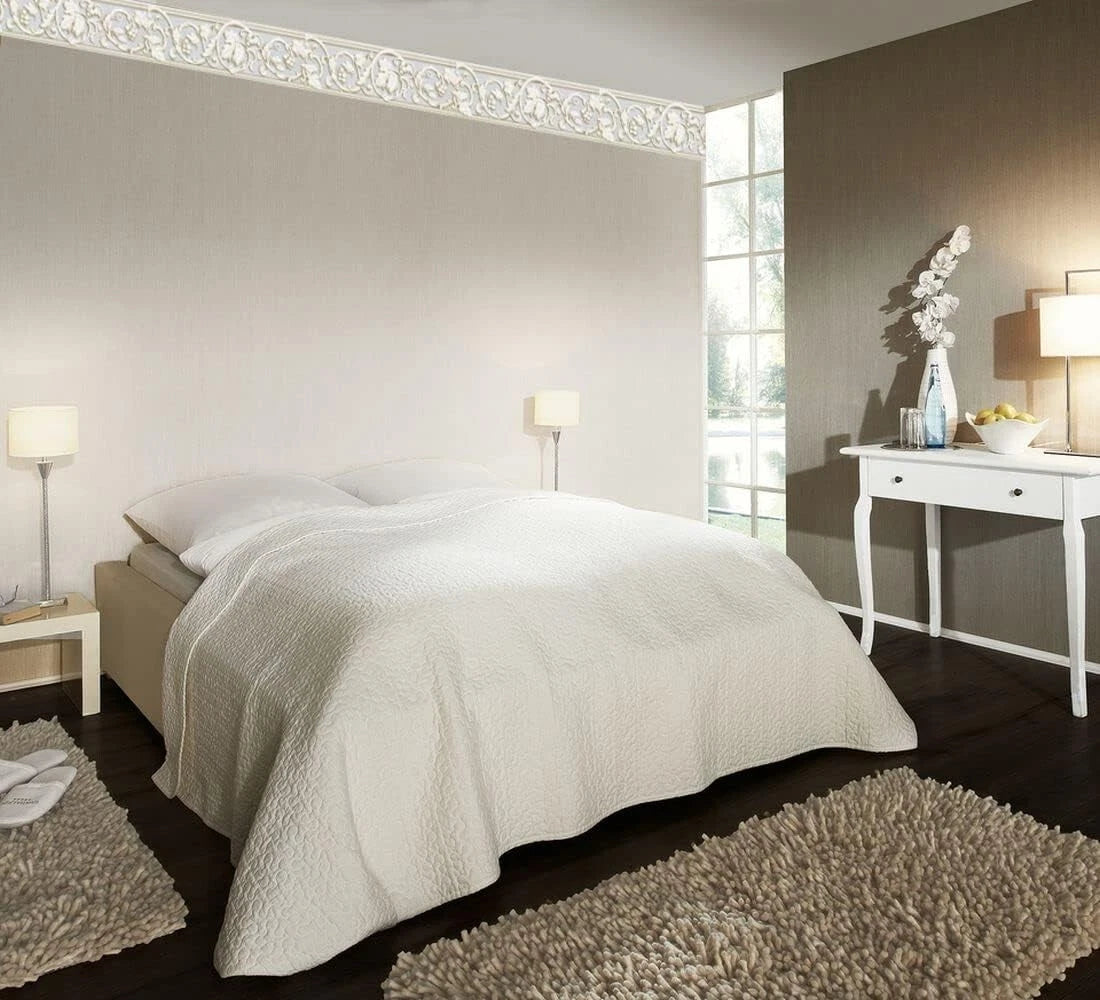 Grape Leaves Swirls Light Gray , Beige and Cream.  Border NP1914B